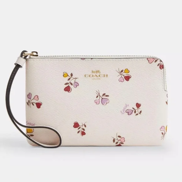 Coach Corner Zip Wristlet With Heart Print nwt in packaging - Picture 1 of 5
